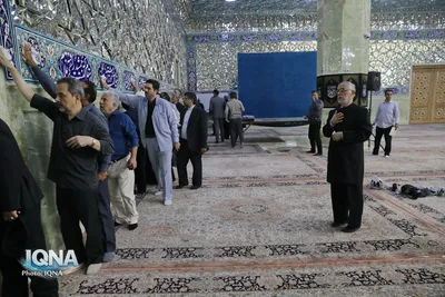 غبارروبی حرم حضرت معصومه (س) توسط جامعه قرآنی 